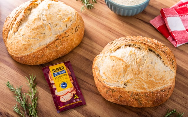 Pão rústico de alecrim