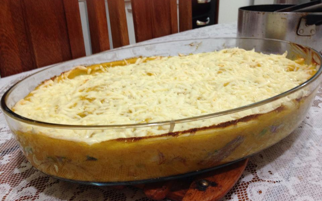 Escondidinho de carne seca e cabotiá