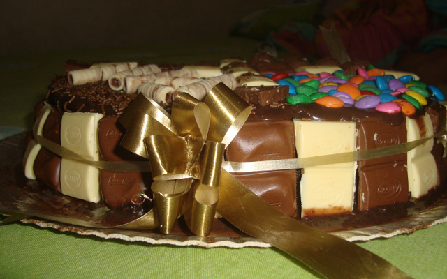 Bolo de chocolate com recheio cremoso