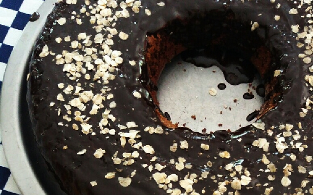 Bolo de chocolate com aveia