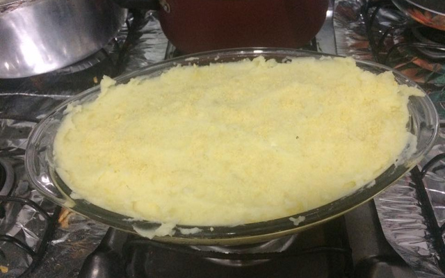 Pastel de papas (torta argentina)