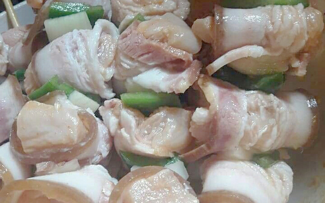 Espetinho de frango e bacon