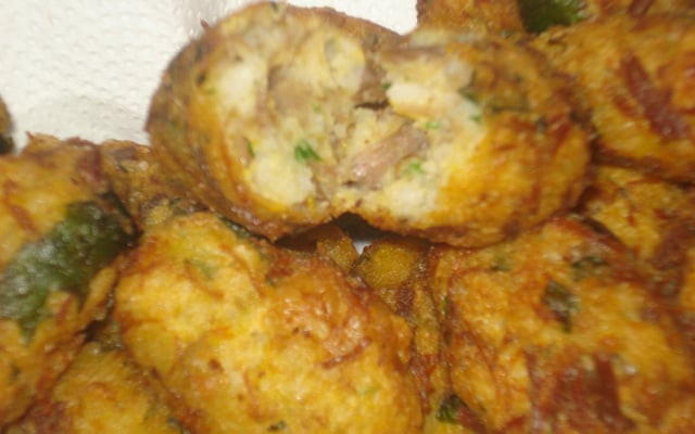 Bolinho de arroz com carne seca