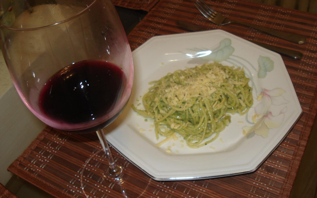 Espaguete ao pesto