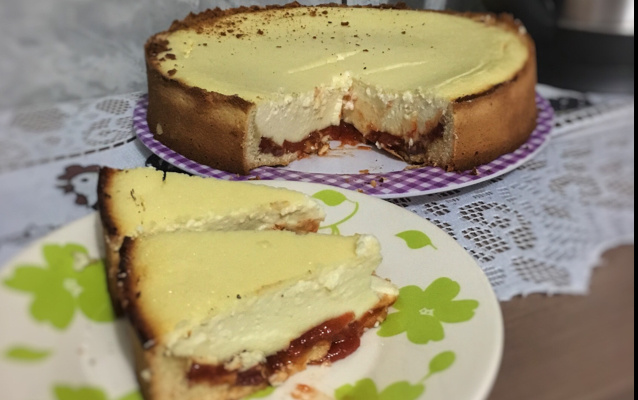 Torta de goiabada com ricota
