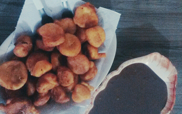 Bolinho de chuva com brigadeiro