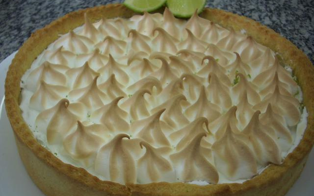 Torta de limão com merengue