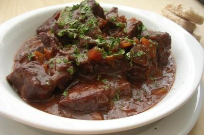 Picadinho de Terneiro ao Vinho Tinto