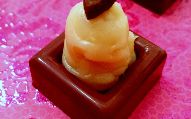 Doce de amêndoas com chocolate