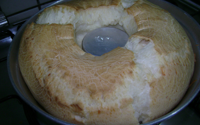 Pão de queijo em fôrma de pudim