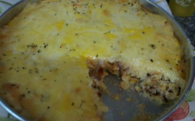 Escondidinho de carne seca com aipim