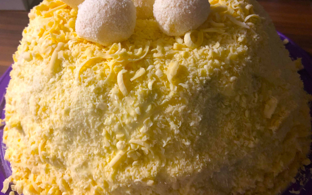 Bolo de leite em pó com chocolate branco