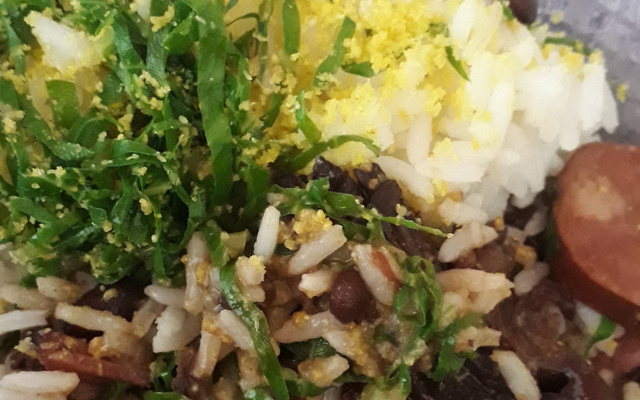 Feijoada simples e prática 