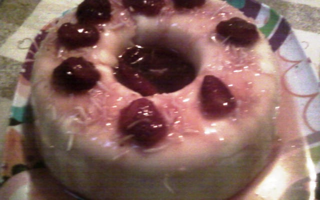 Manjar branco com calda de morango