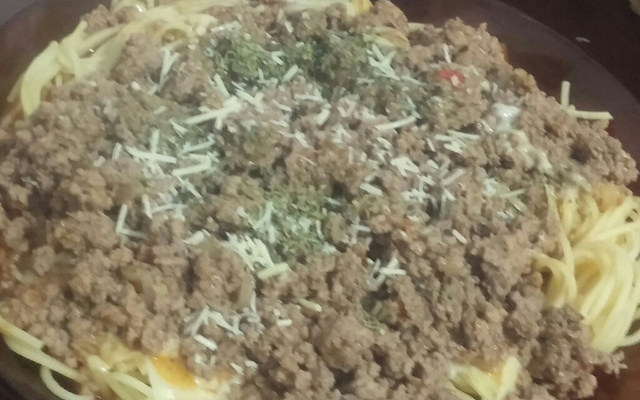 Macarrão com carne moída