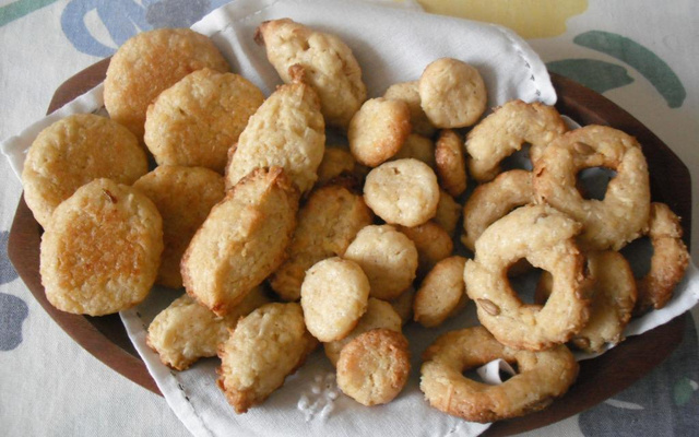 Biscoitinhos crocantes de milho e coco