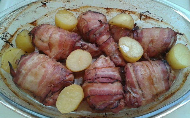 Frango com bacon e refrigerante de cola