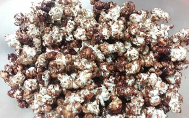 Pipoca doce de chocolate