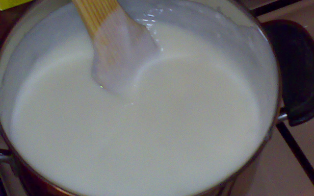 Manjar de coco com calda de abacaxi