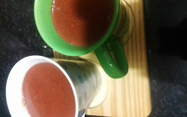 Chocolate quente com leite condensado e creme de leite