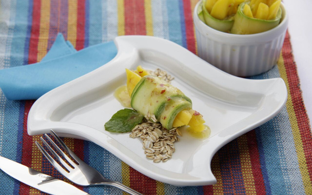 Rolê de abobrinha recheado com manga