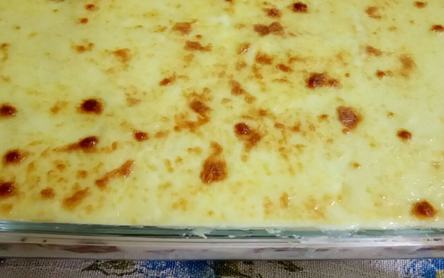 Escondidinho de mandioca com carne seca