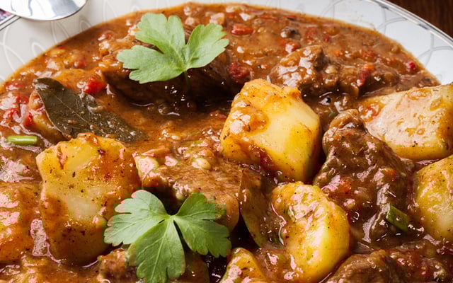 Pernil picado com batatas