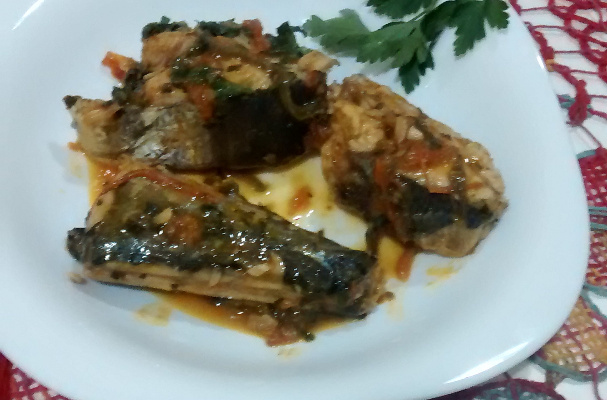 Peixe cozido simples