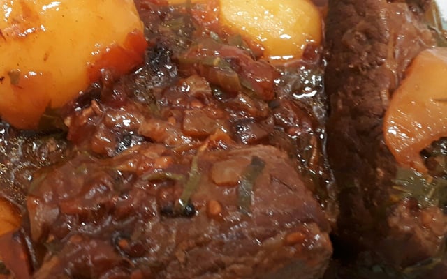 Ponta de peito na panela de pressão