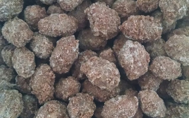 Amendoim doce de microondas (amêndoas de Páscoa)