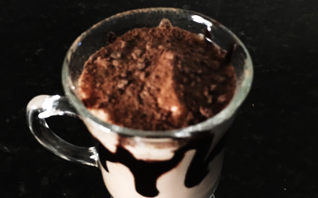 Milk shake de achocolatado crocante com amendoim