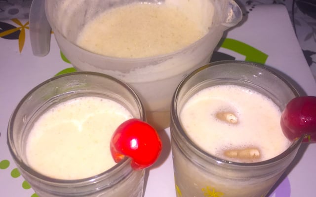 Suco de acerola com leite e chia