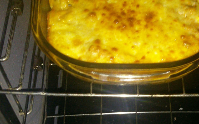 Macarrão com queijo assado