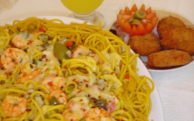 Espaguete de camarão à la Cristina