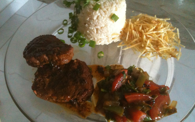 Filé apimentado com arroz à piamontese fácil