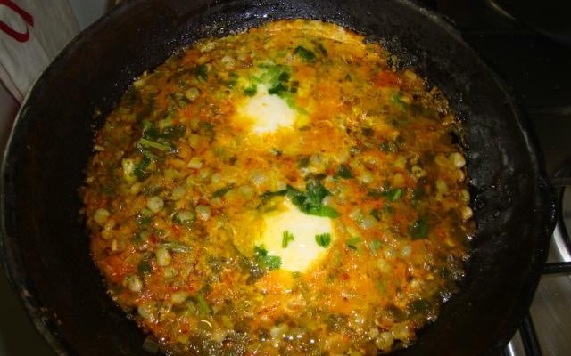 Guandu ou andú (moquequinha com ovos)