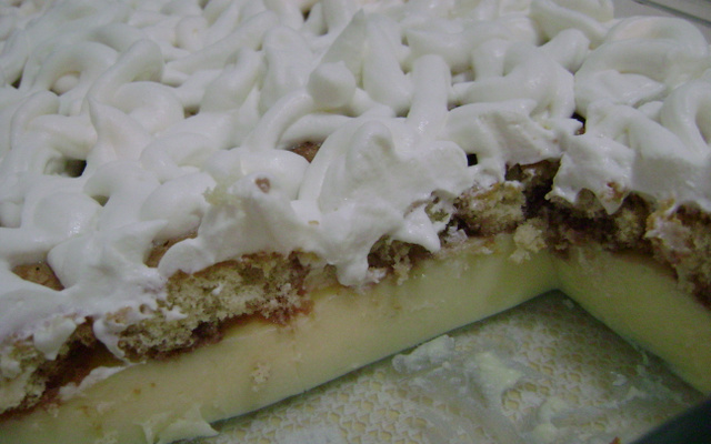 Pavê de creme simples e delicioso