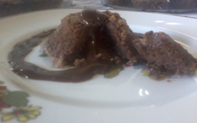 Moelleux au Chocolat (tradicional bolinho francês com interior cremoso)