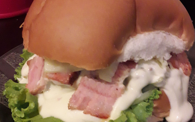 Hambúrguer cremosinho 