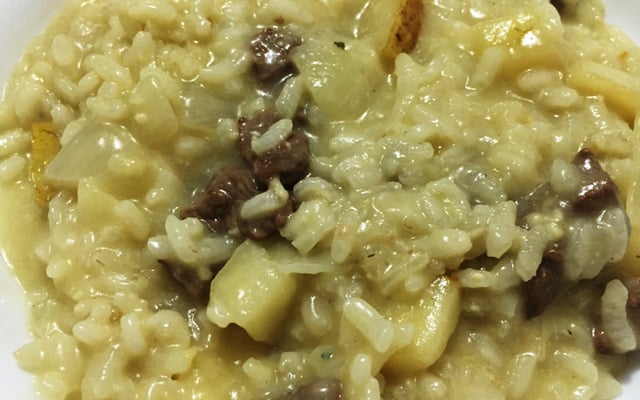 Risoto de gorgonzola com pera e filé mignon