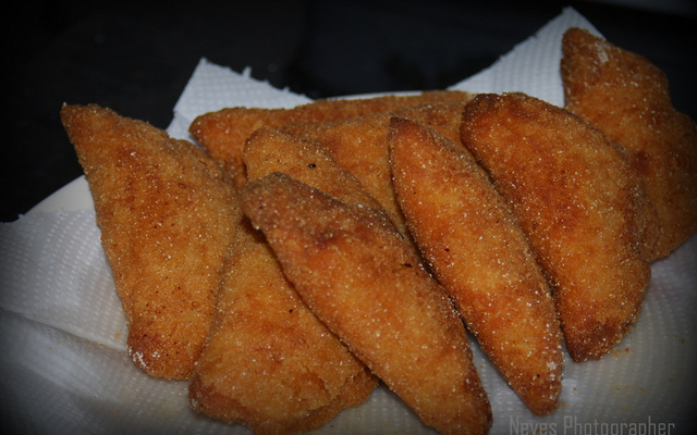 Pastel de milho verde frito