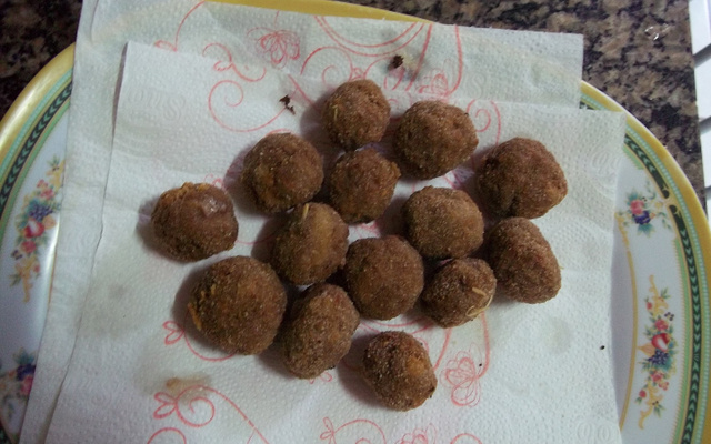 Bolinho de carne moída com hortelã