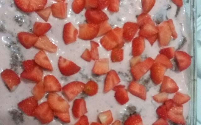 Bolo de travessa de morango