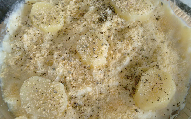 Filé de merluza com batata no forno