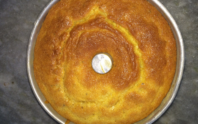 Broa de fubá com queijo minas