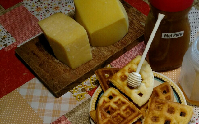 Waffle de Queijo da Vovó Rô sem Glúten