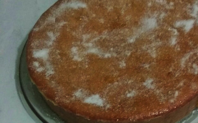 Bolo de iogurte com calda de laranja