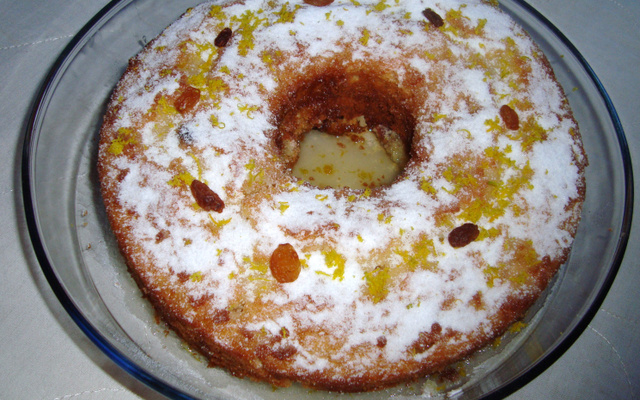 Bolo de laranja com passas