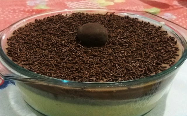 Mousse de maracujá e chocolate