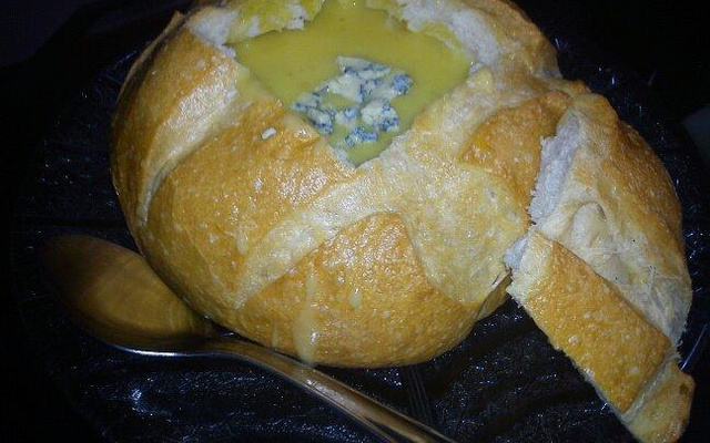 Creme de mandioquinha com gorgonzola e bacon